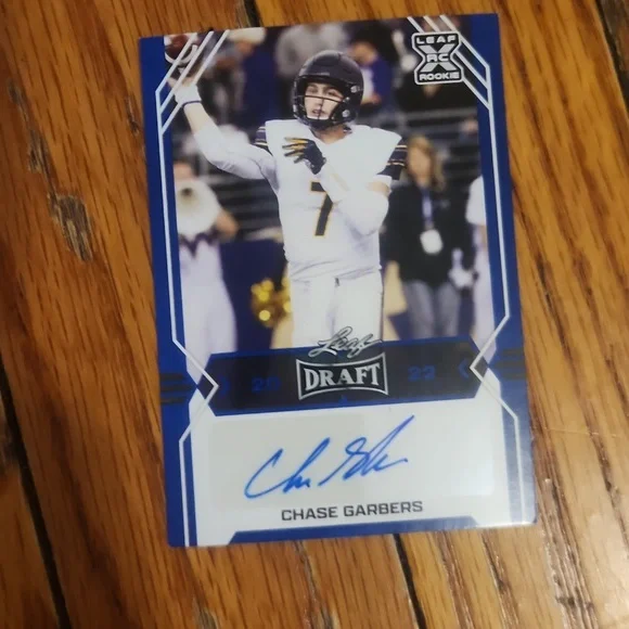 2 signed NFL trading cards from 2022 drafts - Picture 3 of 4